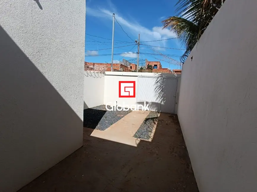 Foto 2 de Casa com 2 quartos à venda, 48m2 em Novo Delfino, Montes Claros - MG