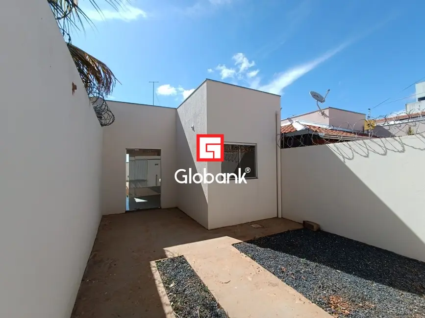 Foto 1 de Casa com 2 quartos à venda, 48m2 em Novo Delfino, Montes Claros - MG