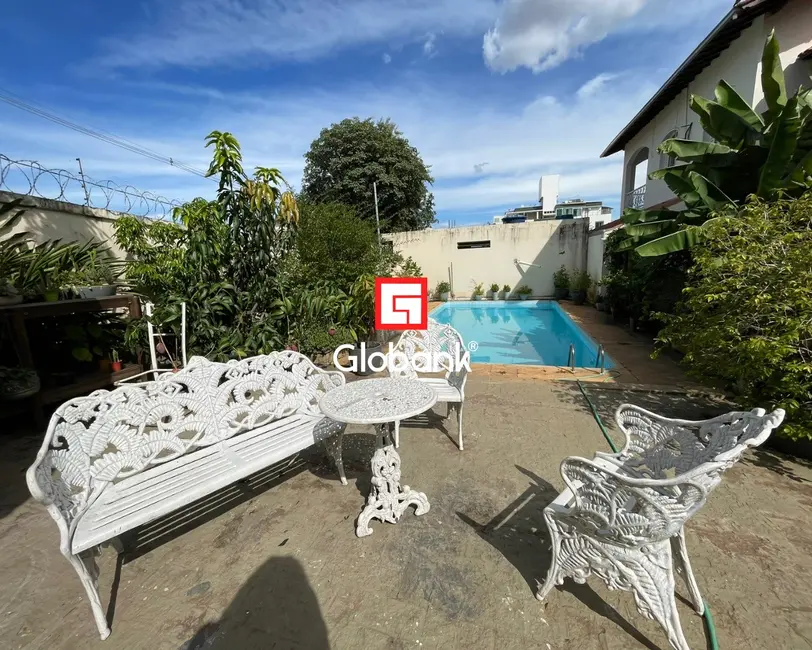 Foto 1 de Casa com 3 quartos para alugar, 350m2 em Jardim Panorama, Montes Claros - MG