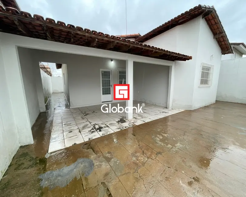 Foto 1 de Casa com 3 quartos à venda, 120m2 em Canelas, Montes Claros - MG