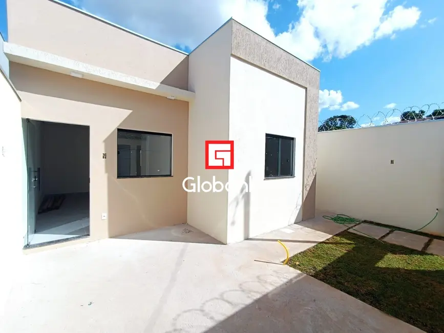 Foto 1 de Casa com 3 quartos à venda, 58m2 em Renascença, Montes Claros - MG