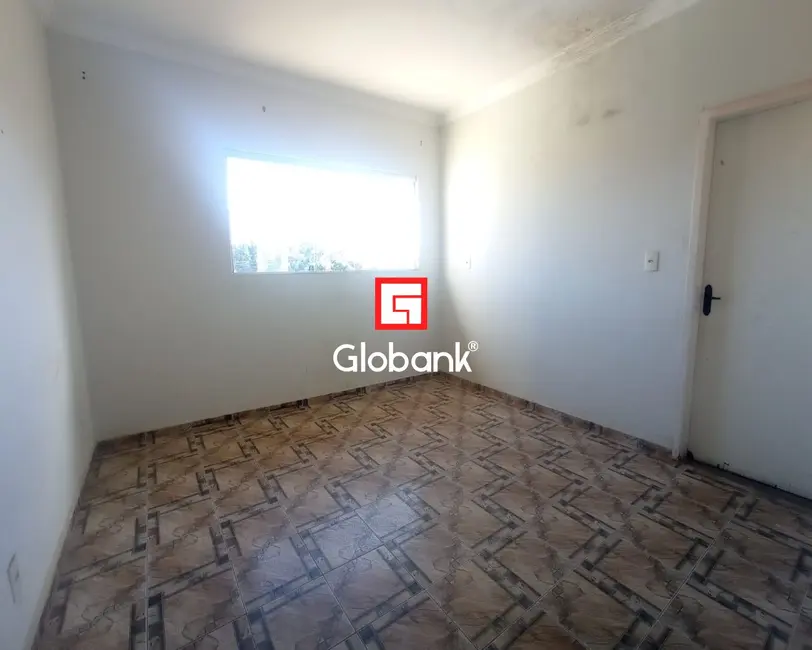 Foto 2 de Apartamento com 3 quartos à venda, 100m2 em Jardim Palmeiras, Montes Claros - MG