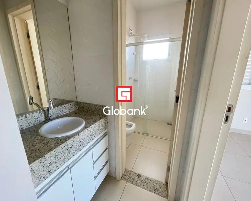 Foto 2 de Apartamento com 2 quartos para alugar, 55m2 em Ibituruna, Montes Claros - MG