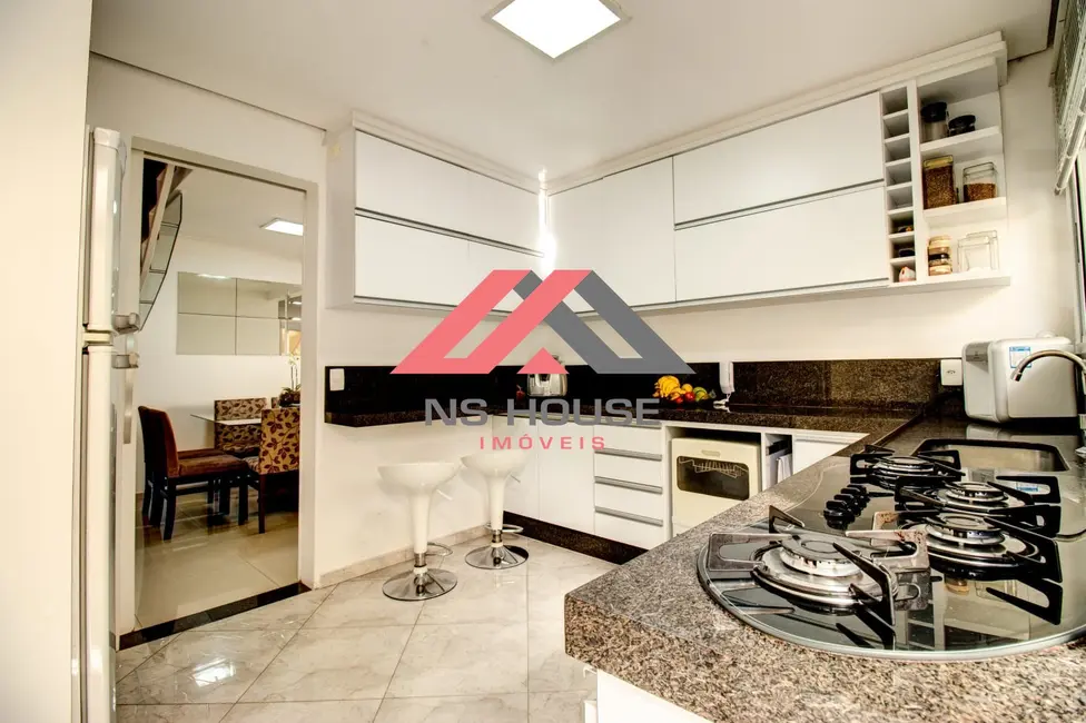 Casa de Condomínio com 3 quartos à venda, 210m2 em Demarchi, Sao Bernardo Do Campo - SP - imagem 2 Foto 2 de Casa de Condomínio com 3 quartos à venda, 210m2 em Demarchi, Sao Bernardo Do Campo - SP