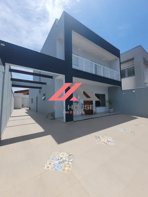 Foto 2 de Casa com 3 quartos à venda, 222m2 em Itanhaem - SP