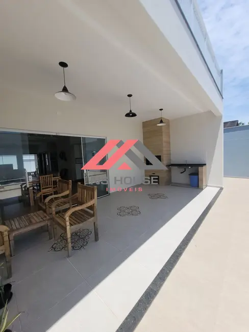 Foto 4 de Casa com 3 quartos à venda, 222m2 em Itanhaem - SP