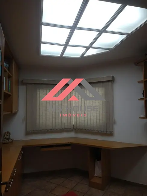 Casa com 3 quartos à venda, 257m2 em Sao Bernardo Do Campo - SP - imagem 3 Foto 3 de Casa com 3 quartos à venda, 257m2 em Sao Bernardo Do Campo - SP