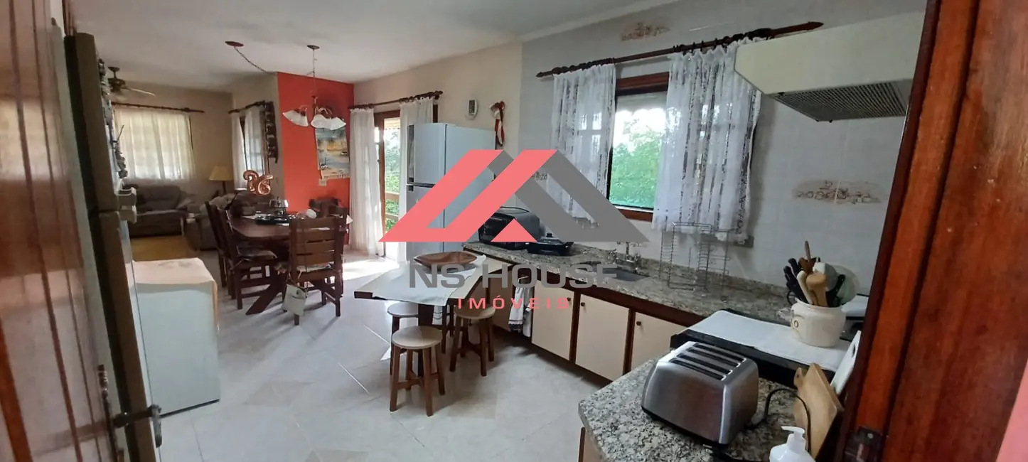 Foto 5 de Casa de Condomínio com 3 quartos à venda, 200m2 em Mairipora - SP