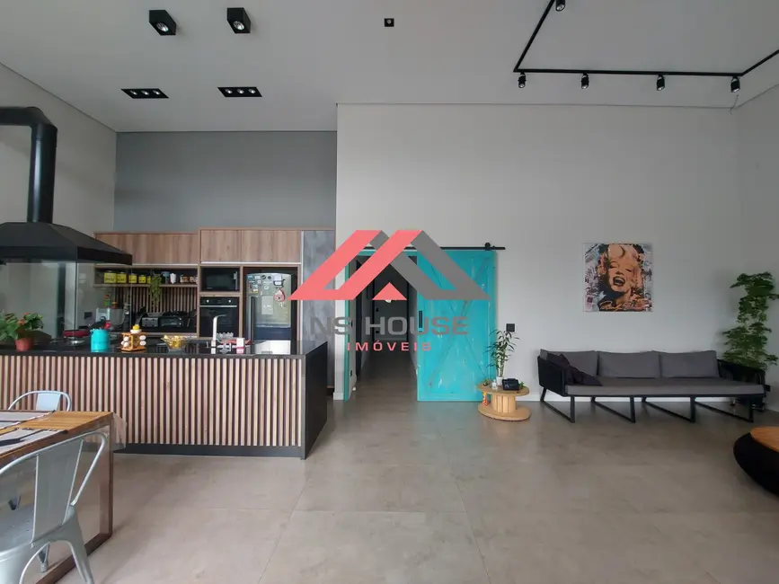 Casa de Condomínio com 4 quartos à venda, 231m2 em Condomínio Residencial Reserva de Atibaia, Atibaia - SP - imagem 8 Foto 8 de Casa de Condomínio com 4 quartos à venda, 231m2 em Condomínio Residencial Reserva de Atibaia, Atibaia - SP