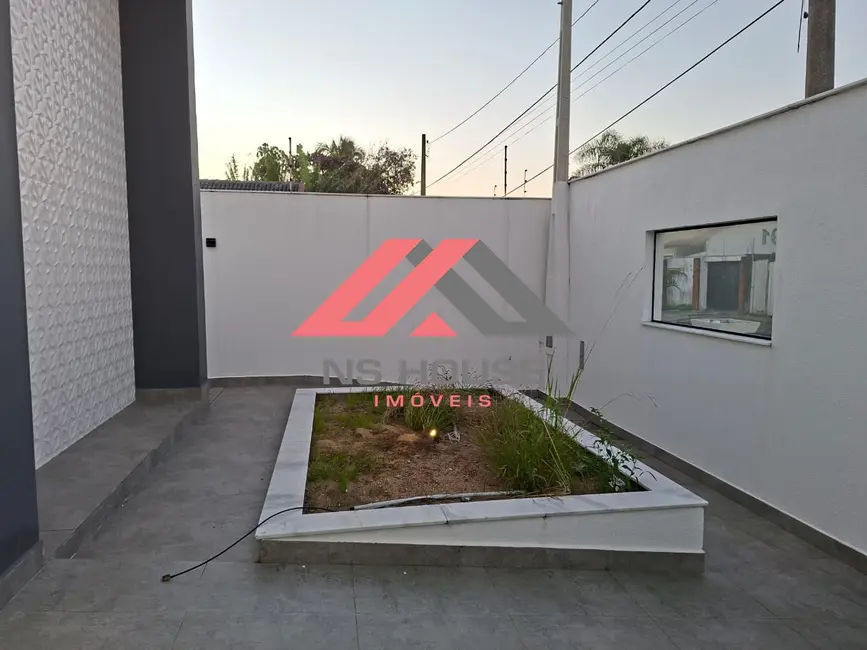 Foto 3 de Casa com 3 quartos à venda, 160m2 em Peruibe - SP