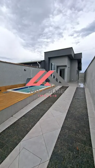 Foto 1 de Casa com 3 quartos à venda, 69m2 em Peruibe - SP