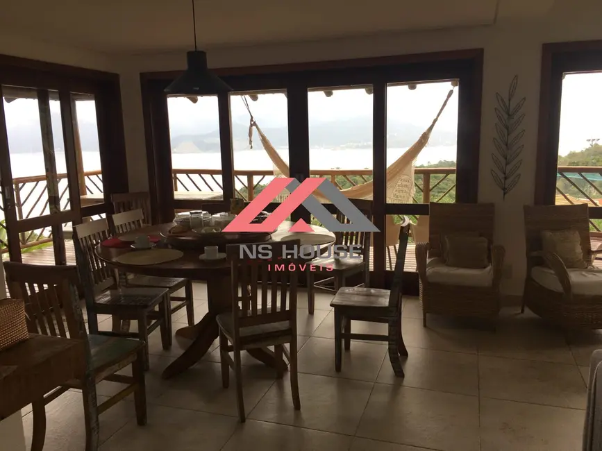 Foto 3 de Casa de Condomínio com 4 quartos à venda, 300m2 em Ilhabela - SP