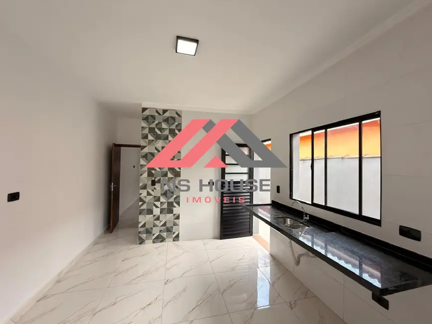 Foto 3 de Casa com 2 quartos à venda, 63m2 em Itanhaem - SP