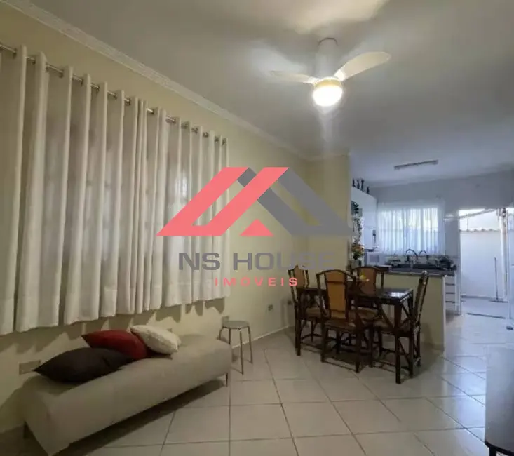 Foto 2 de Casa com 2 quartos à venda, 80m2 em Itanhaem - SP