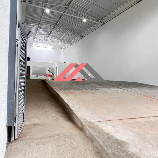 Armazém / Galpão para alugar, 180m2 em Cerâmica, Sao Caetano Do Sul - SP - imagem 4 Foto 4 de Armazém / Galpão para alugar, 180m2 em Cerâmica, Sao Caetano Do Sul - SP