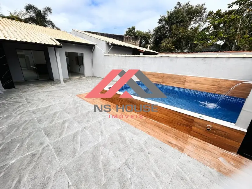 Foto 1 de Casa com 2 quartos à venda, 80m2 em Itanhaem - SP