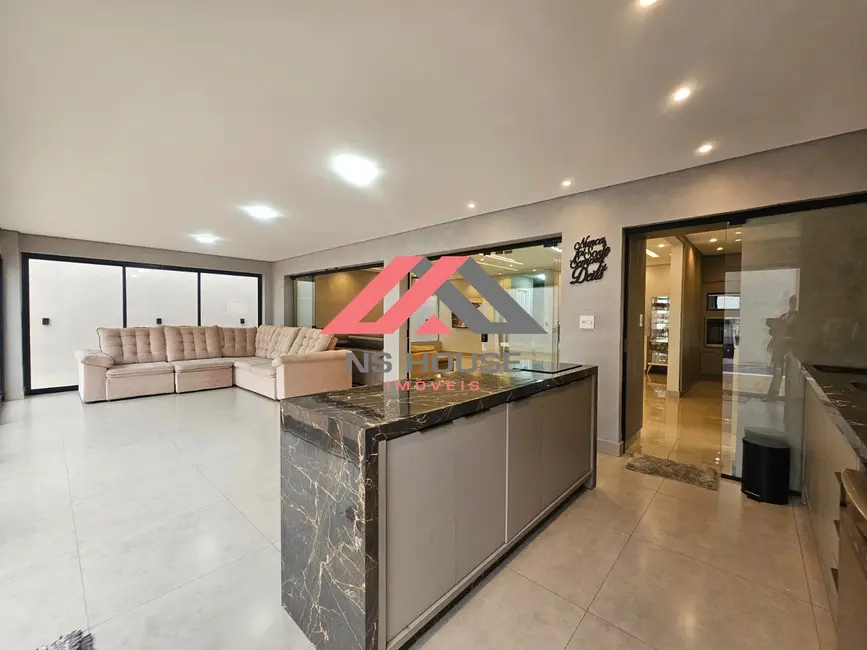 Casa com 3 quartos à venda, 350m2 em Jardim São Caetano, Sao Caetano Do Sul - SP - imagem 2 Foto 2 de Casa com 3 quartos à venda, 350m2 em Jardim São Caetano, Sao Caetano Do Sul - SP