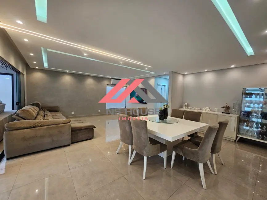 Casa com 3 quartos à venda, 350m2 em Jardim São Caetano, Sao Caetano Do Sul - SP - imagem 1 Foto 1 de Casa com 3 quartos à venda, 350m2 em Jardim São Caetano, Sao Caetano Do Sul - SP
