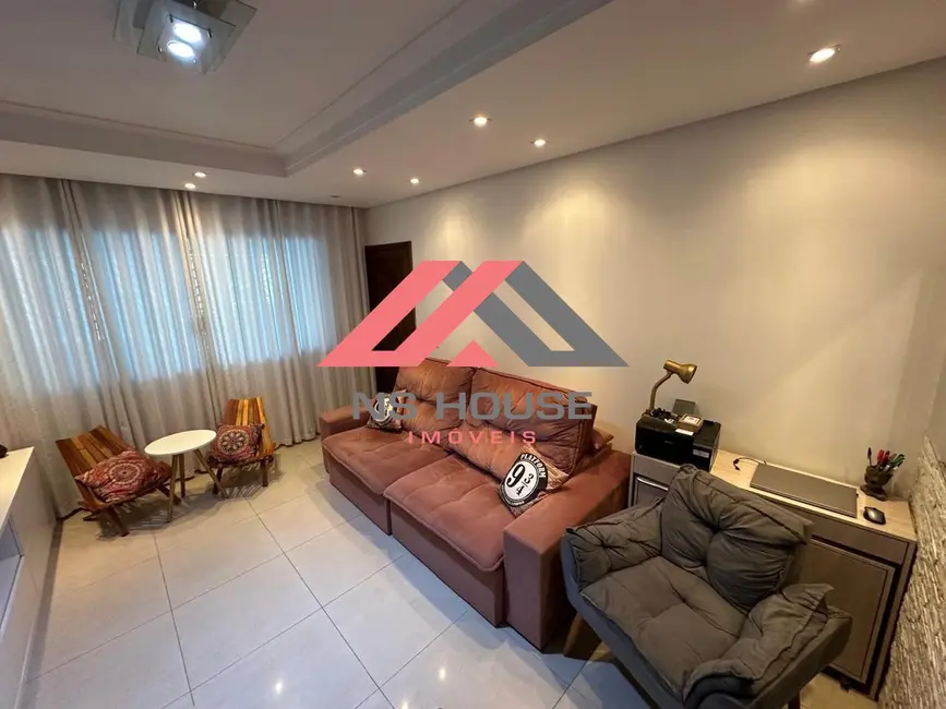 Casa com 4 quartos à venda, 225m2 em Osvaldo Cruz, Sao Caetano Do Sul - SP - imagem 1 Foto 1 de Casa com 4 quartos à venda, 225m2 em Osvaldo Cruz, Sao Caetano Do Sul - SP