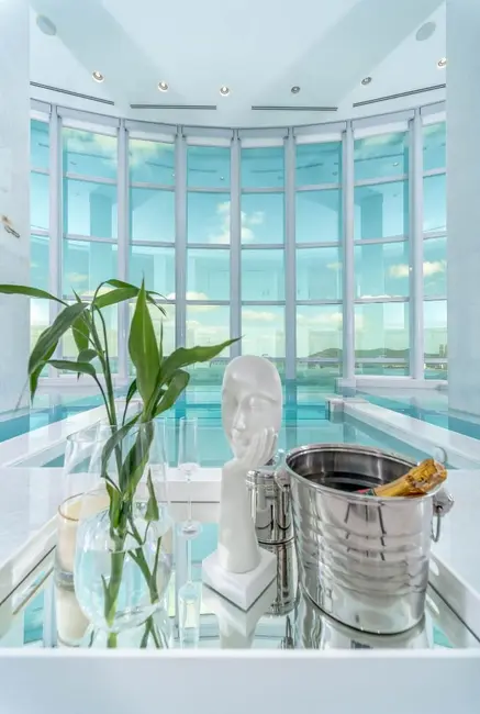 Cobertura com 3 quartos à venda, 835m2 em Centro, Balneario Camboriu - SC - imagem 8 Foto 8 de Cobertura com 3 quartos à venda, 835m2 em Centro, Balneario Camboriu - SC