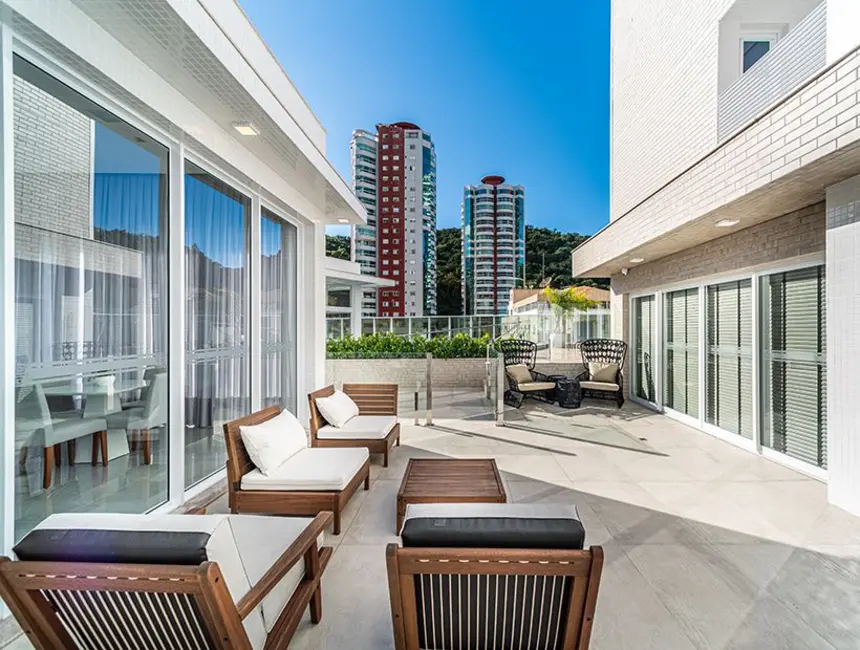 Apartamento com 3 quartos à venda, 152m2 em Pioneiros, Balneario Camboriu - SC - imagem 8 Foto 8 de Apartamento com 3 quartos à venda, 152m2 em Pioneiros, Balneario Camboriu - SC