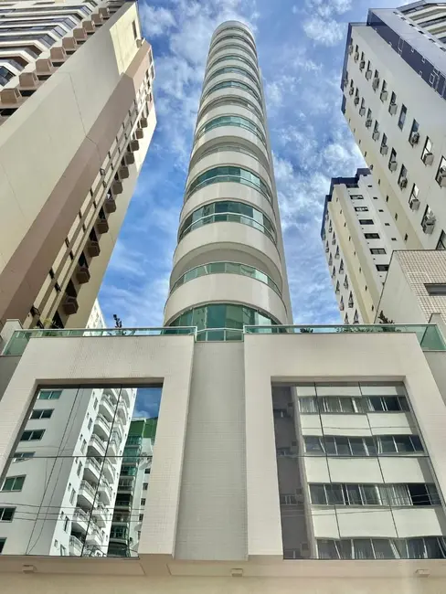 Apartamento com 3 quartos à venda, 260m2 em Centro, Balneario Camboriu - SC - imagem 3 Foto 3 de Apartamento com 3 quartos à venda, 260m2 em Centro, Balneario Camboriu - SC