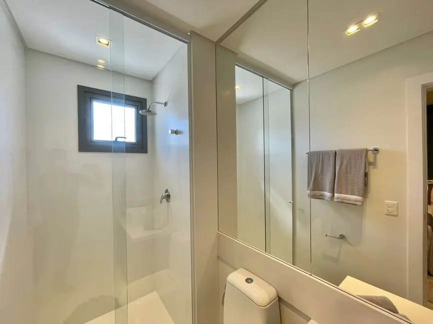 Apartamento com 4 quartos à venda, 182m2 em Centro, Balneario Camboriu - SC - imagem 8 Foto 8 de Apartamento com 4 quartos à venda, 182m2 em Centro, Balneario Camboriu - SC