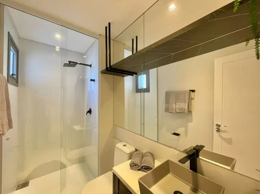 Apartamento com 4 quartos à venda, 182m2 em Centro, Balneario Camboriu - SC - imagem 3 Foto 3 de Apartamento com 4 quartos à venda, 182m2 em Centro, Balneario Camboriu - SC