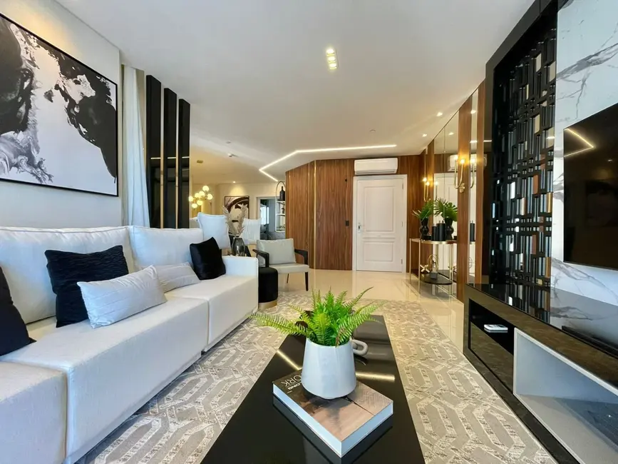 Apartamento com 4 quartos à venda, 182m2 em Centro, Balneario Camboriu - SC - imagem 1 Foto 1 de Apartamento com 4 quartos à venda, 182m2 em Centro, Balneario Camboriu - SC