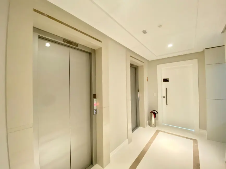 Foto 2 de Apartamento com 3 quartos à venda, 139m2 em Centro, Balneario Camboriu - SC