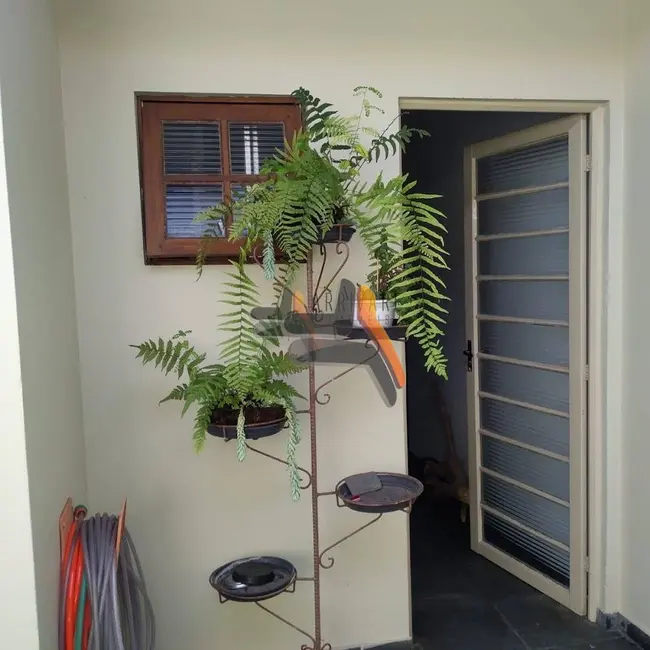 Foto 2 de Casa com 3 quartos à venda, 300m2 em Jardim Celani, Salto - SP