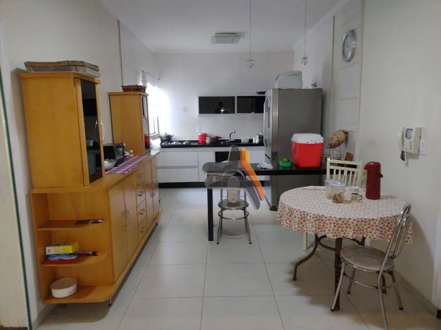 Foto 1 de Casa com 4 quartos à venda, 434m2 em Jardim Celani, Salto - SP