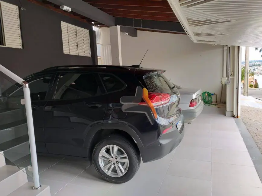 Foto 2 de Casa com 3 quartos à venda, 275m2 em Jardim Celani, Salto - SP