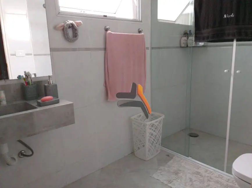 Foto 8 de Casa com 3 quartos à venda, 275m2 em Jardim Celani, Salto - SP