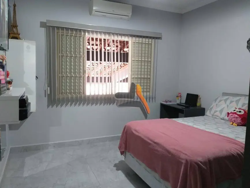 Foto 5 de Casa com 3 quartos à venda, 275m2 em Jardim Celani, Salto - SP