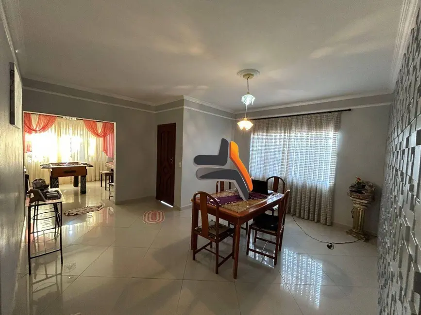 Foto 6 de Casa com 3 quartos à venda, 300m2 em Jardim Celani, Salto - SP