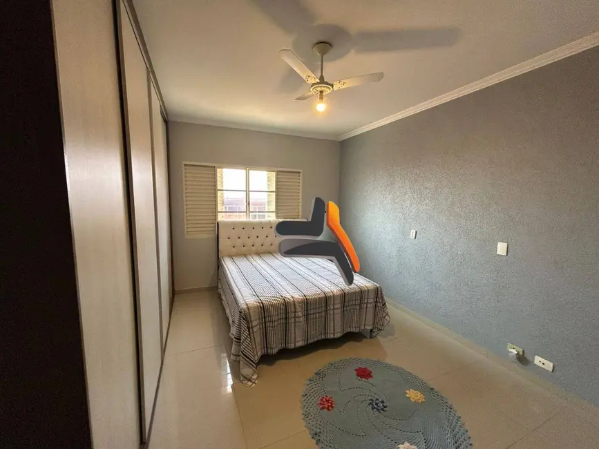 Foto 9 de Casa com 3 quartos à venda, 300m2 em Jardim Celani, Salto - SP