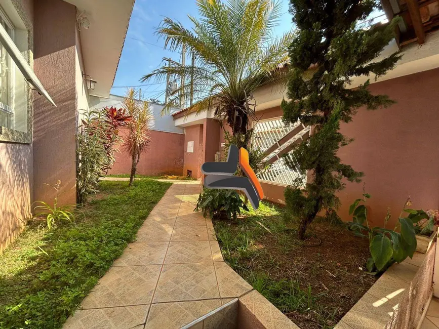 Foto 2 de Casa com 3 quartos à venda, 300m2 em Jardim Celani, Salto - SP