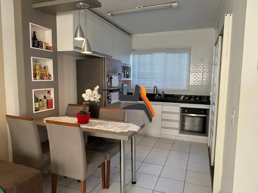 Foto 3 de Sobrado com 2 quartos à venda, 137m2 em Jardim Planalto, Salto - SP