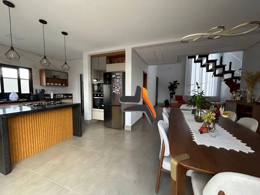 Foto 9 de Sobrado com 3 quartos à venda, 300m2 em Salto - SP