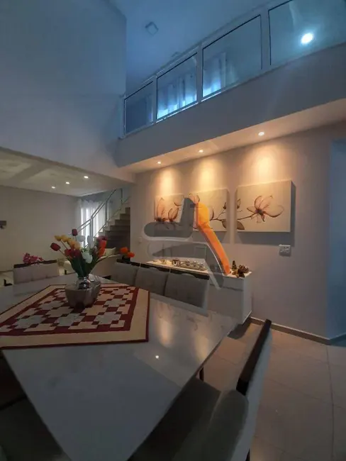 Sobrado com 3 quartos à venda, 250m2 em Loteamento Terras de São Pedro e São Paulo, Salto - SP - imagem 3 Foto 3 de Sobrado com 3 quartos à venda, 250m2 em Loteamento Terras de São Pedro e São Paulo, Salto - SP