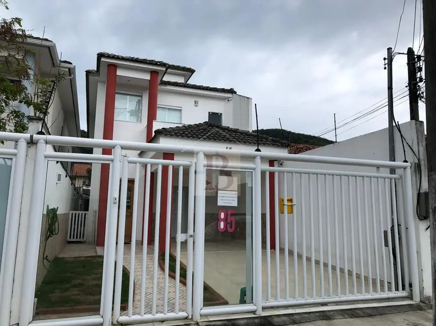 Foto 1 de Casa com 4 quartos à venda, 200m2 em Piratininga, Niteroi - RJ