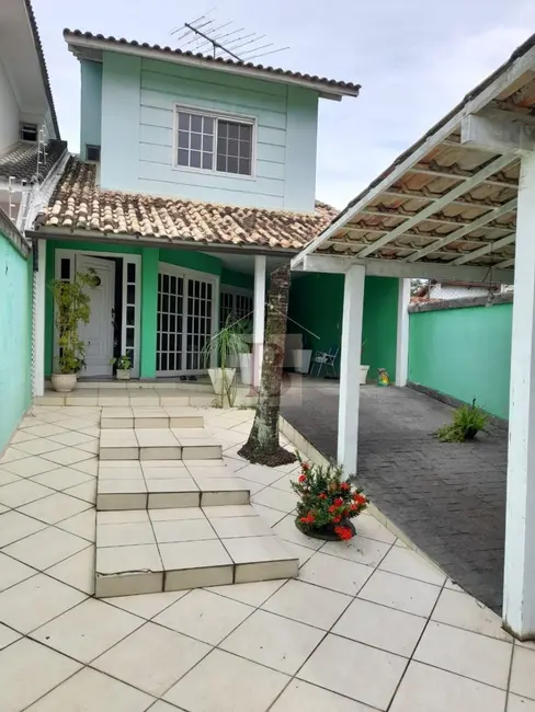 Foto 1 de Casa com 2 quartos à venda, 148m2 em Niteroi - RJ