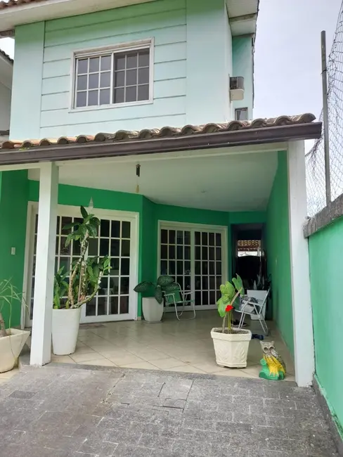 Foto 2 de Casa com 2 quartos à venda, 148m2 em Niteroi - RJ