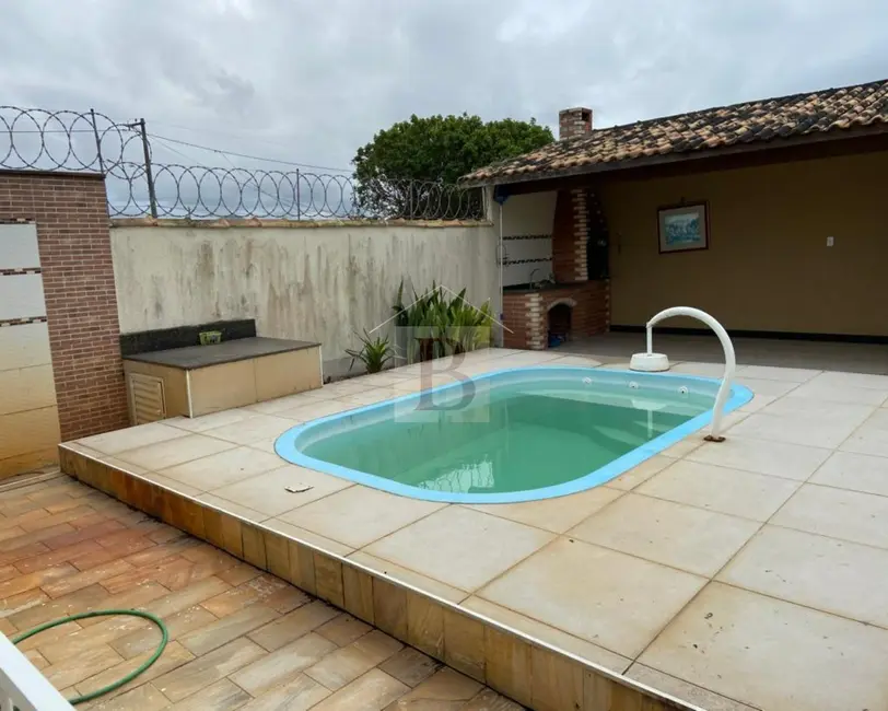 Foto 1 de Casa com 2 quartos à venda, 240m2 em Niteroi - RJ