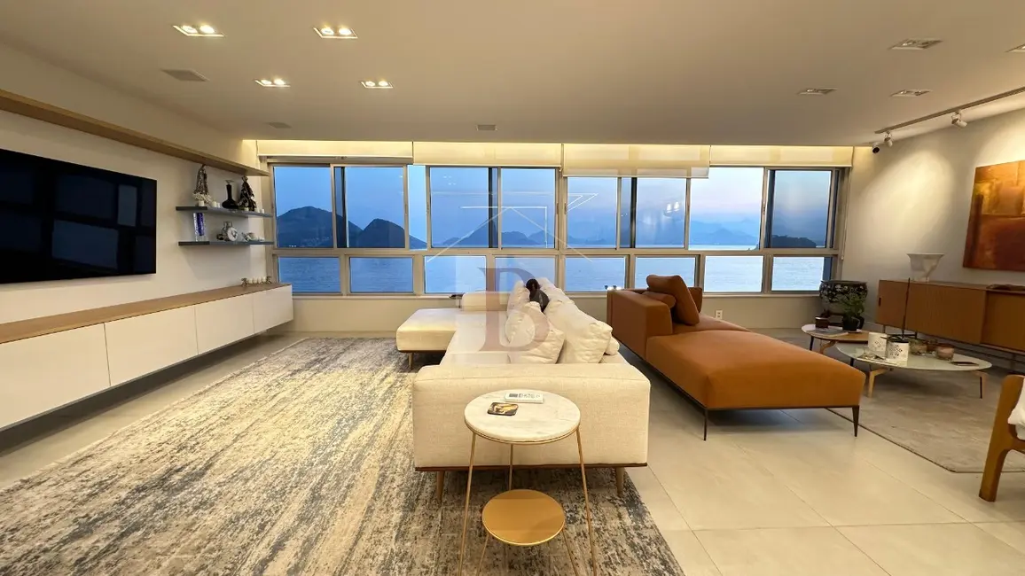 Foto 1 de Apartamento com 4 quartos à venda, 250m2 em Icaraí, Niteroi - RJ