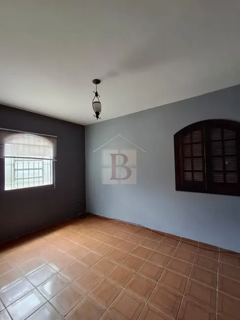 Casa com 4 quartos à venda, 125m2 em Piratininga, Niteroi - RJ - imagem 3 Foto 3 de Casa com 4 quartos à venda, 125m2 em Piratininga, Niteroi - RJ