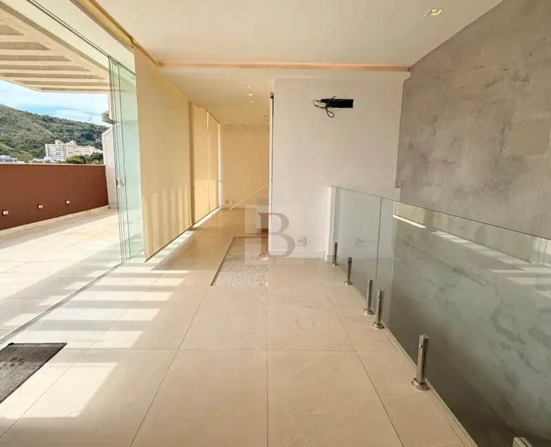 Apartamento com 3 quartos à venda, 170m2 em Santa Rosa, Niteroi - RJ - imagem 2 Foto 2 de Apartamento com 3 quartos à venda, 170m2 em Santa Rosa, Niteroi - RJ