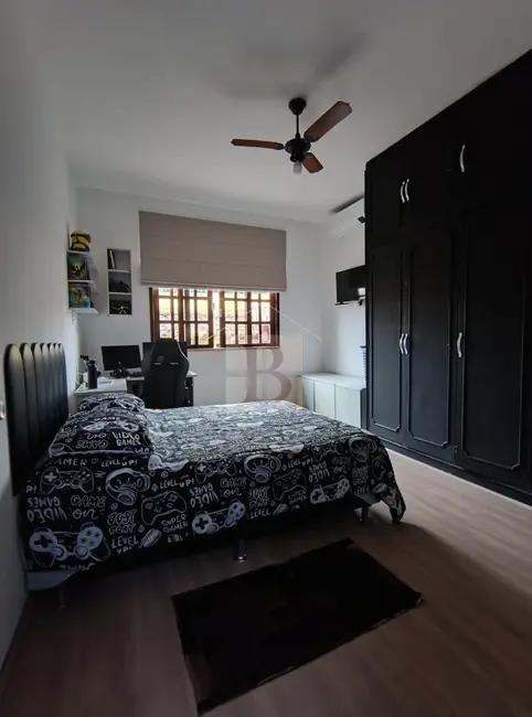 Casa com 4 quartos à venda, 202m2 em Itaipu, Niteroi - RJ - imagem 8 Foto 8 de Casa com 4 quartos à venda, 202m2 em Itaipu, Niteroi - RJ
