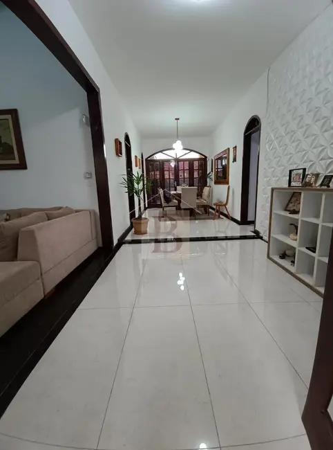 Casa com 4 quartos à venda, 202m2 em Itaipu, Niteroi - RJ - imagem 4 Foto 4 de Casa com 4 quartos à venda, 202m2 em Itaipu, Niteroi - RJ